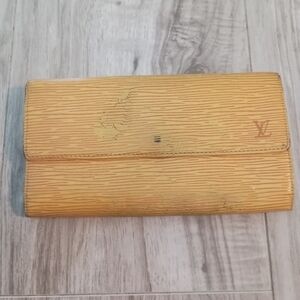 LOUIS VUITTON Yellow Epi Leather Bi Fold Long Wallet Purse